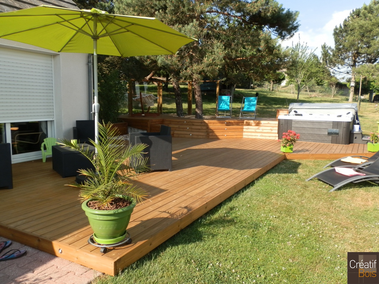 Aménagement avec Spa Terrasse en Pin Rouge du Nord - DONZENAC 19 Corrèze