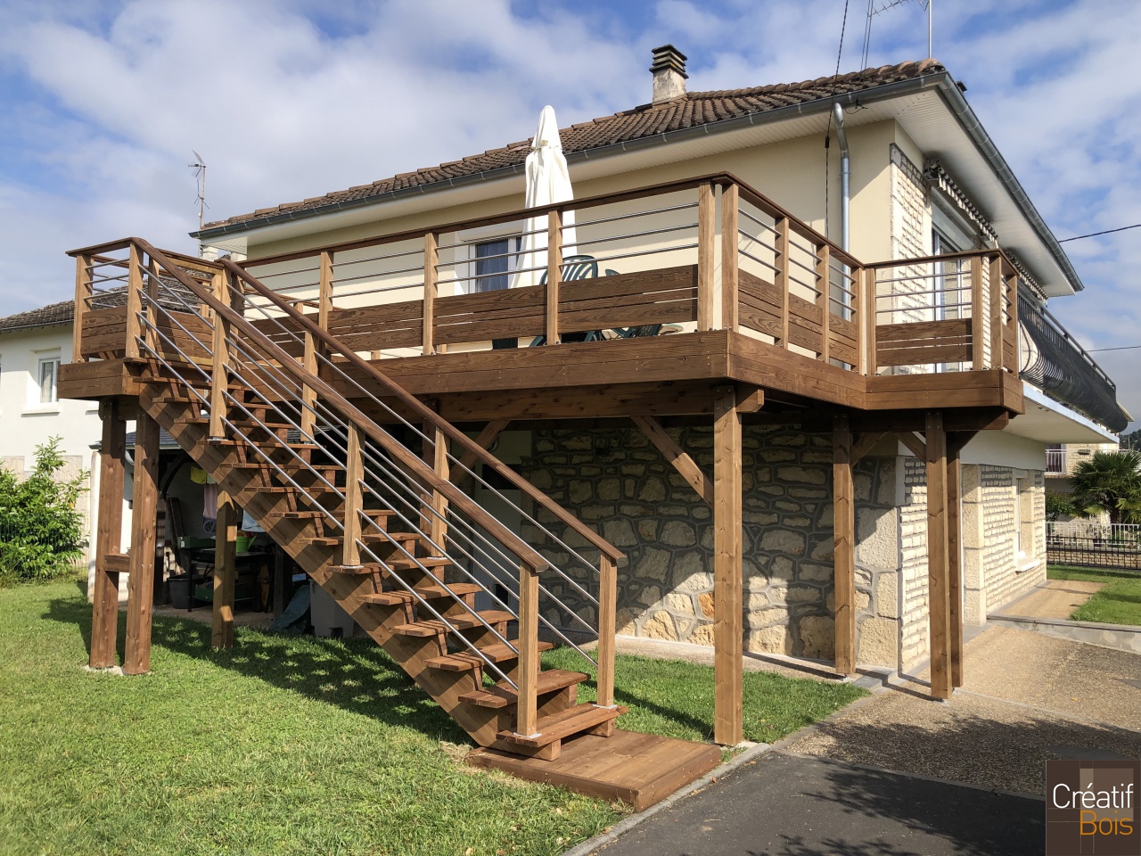 Terrasse Autoportante en Pin Rouge du Nord avec Garde-corps "EILA et CORREZA" - MALEMORT - 19 Corrèze