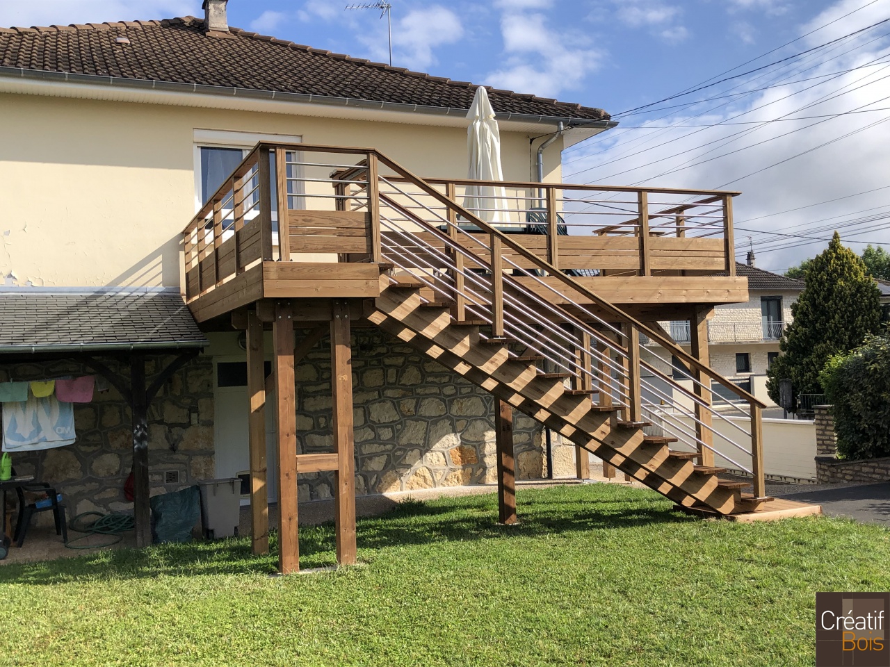 Terrasse Autoportante en Pin Rouge du Nord avec Garde-corps "EILA et CORREZA" - MALEMORT - 19 Corrèze